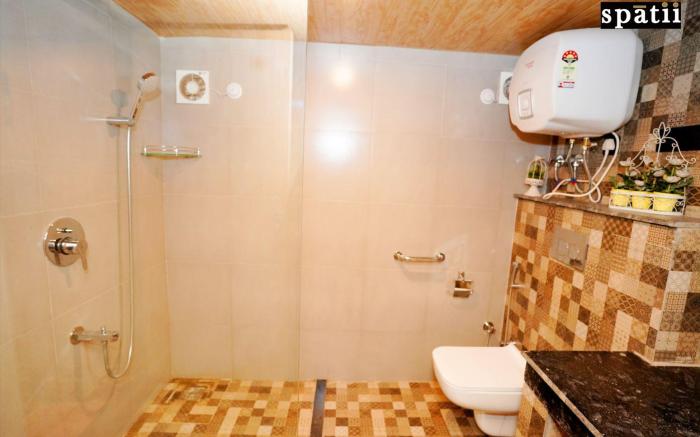 Spatii by the ganges