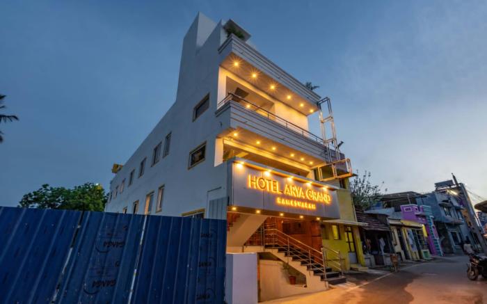Hotel Arya Grand