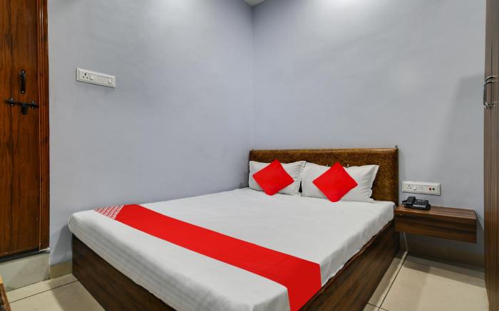 Hotel O Super Corridor