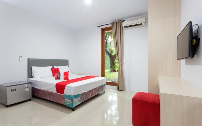 RedDoorz Plus near Cilandak Town Square 2