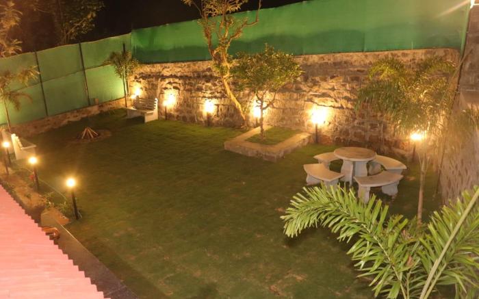 Pine villa garden 