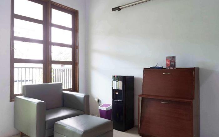 RedDoorz Plus near Cilandak Town Square 2