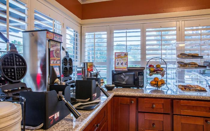 Clarion  Collection Wilkie's Inn Pacific Grove - Monterey
