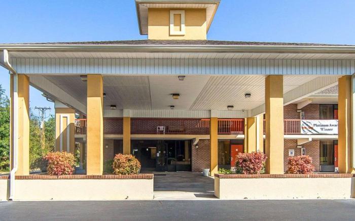 Quality Inn West I - 75
