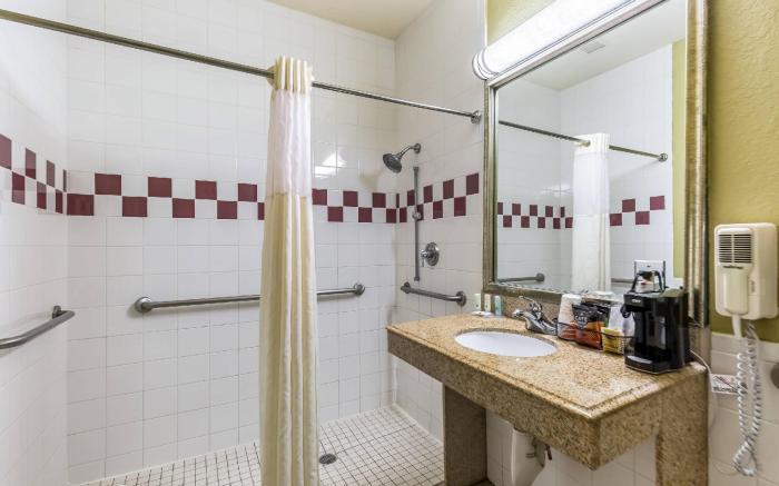 Quality Suites Houston North - Spring