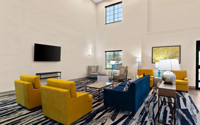 Comfort Suites