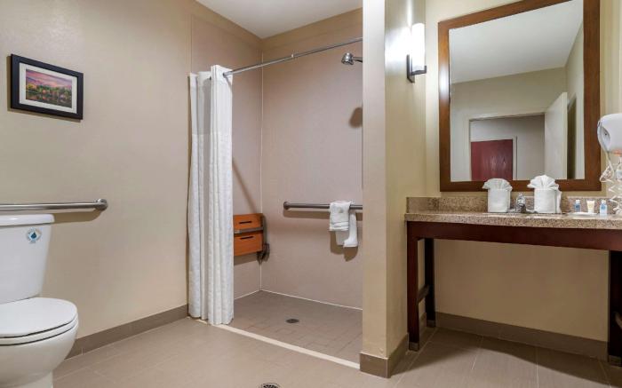 Comfort Suites  Pell CIty near Logan Martin Lake