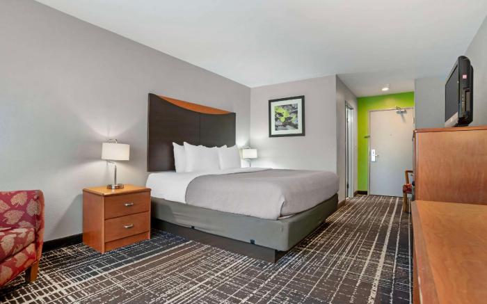 Quality Inn & Suites Birmingham - Highway 280