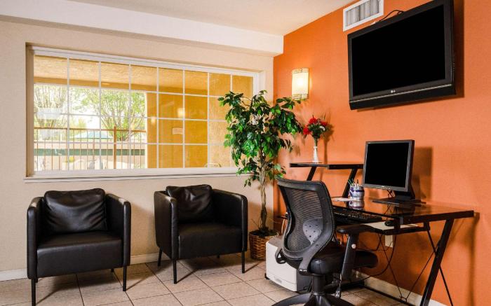 Quality Inn & Suites Lathrop