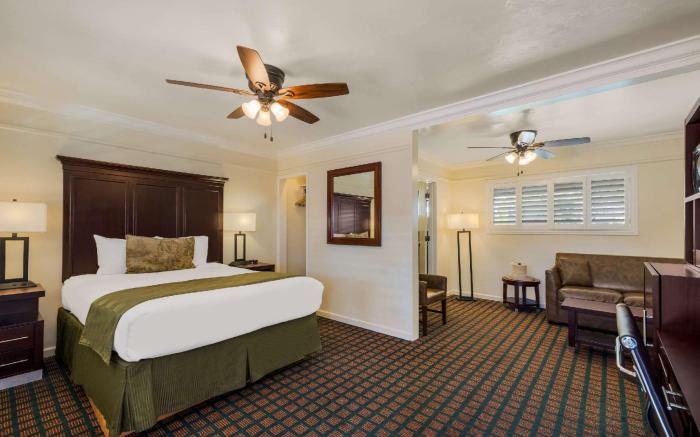 Clarion Collection Carmel Oaks Inn