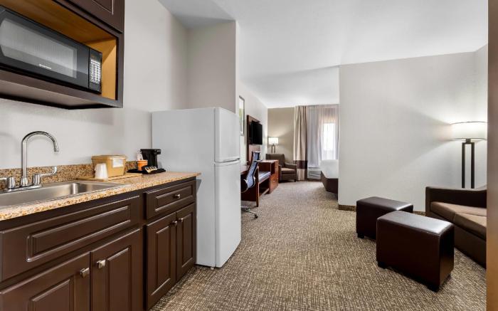 Comfort Inn & Suites Augusta West Near Fort Gordon