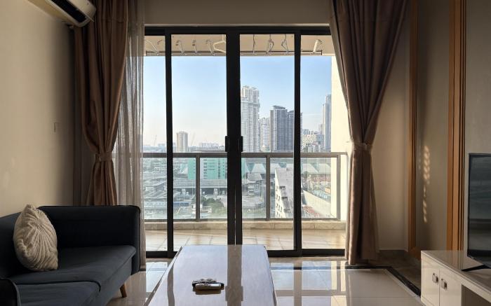 City View 2BR R&F Mall near CIQ