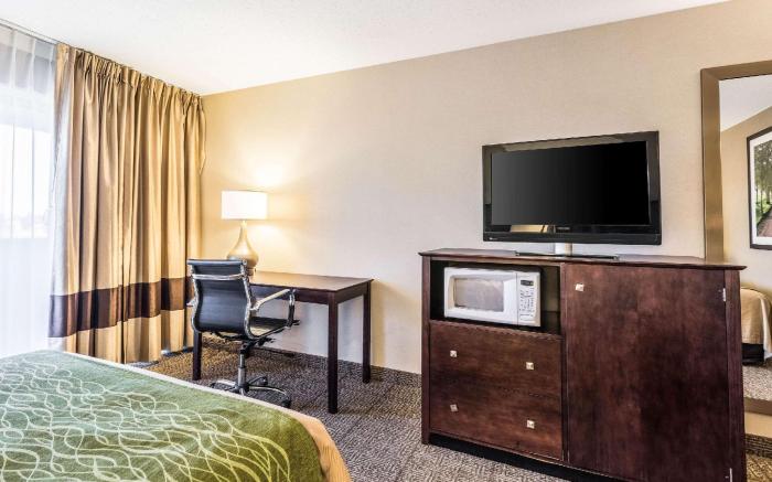 Comfort Inn Lansing West