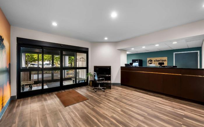 Clarion Pointe Apex – Holly Springs