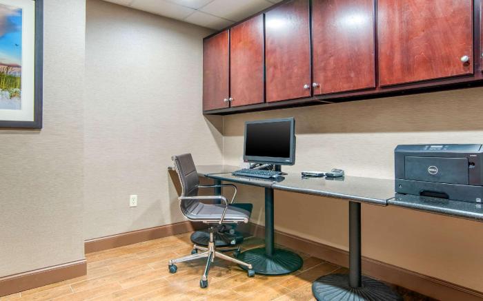 Comfort Suites
