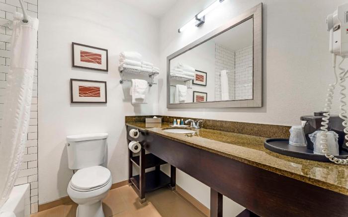 Comfort Suites Near Vancouver Mall