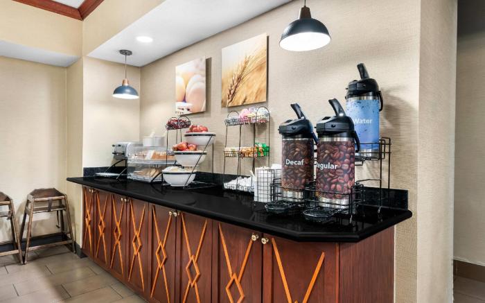Comfort Inn & Suites