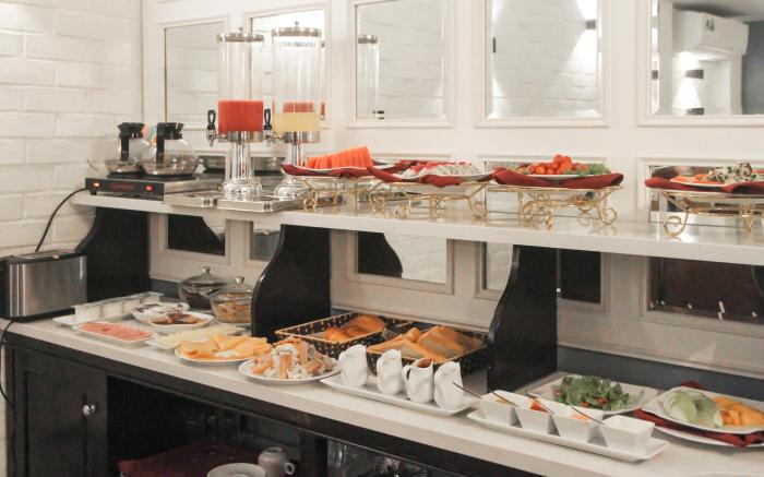 Ha Noi Crystal Pearl Hotel