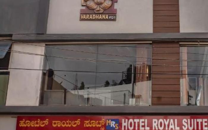 HOTEL ROYAL SUITES