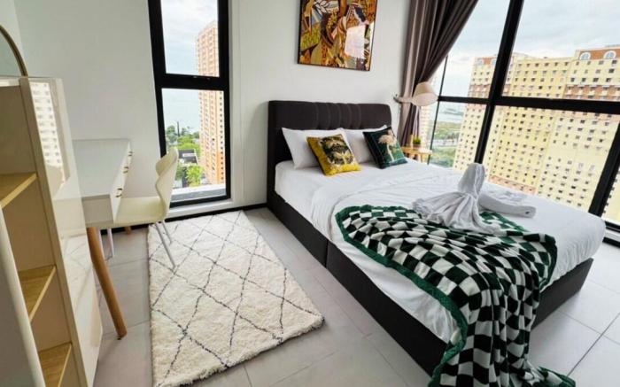 DeLuma@UrbanSuites 8pax