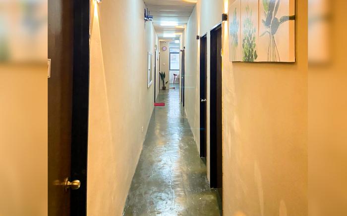 Hostel Black88 Airport Transit - Self Check in