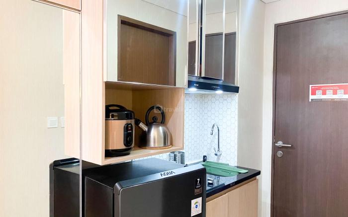 Homey Look Studio @ Transpark Juanda By Travelio