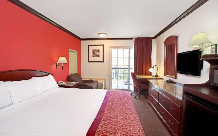 Ramada by Wyndham Pasadena