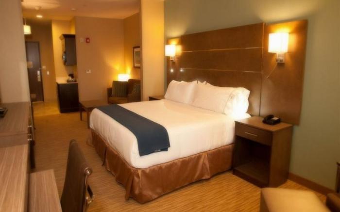 Holiday Inn Express and Suites Schulenburg By IHG