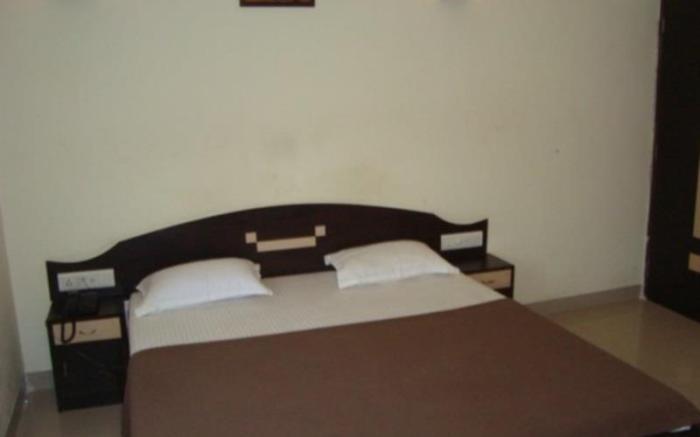 Hotel R.J Residency