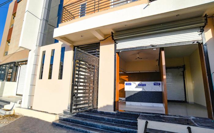 FabHotel Grand Giriraj