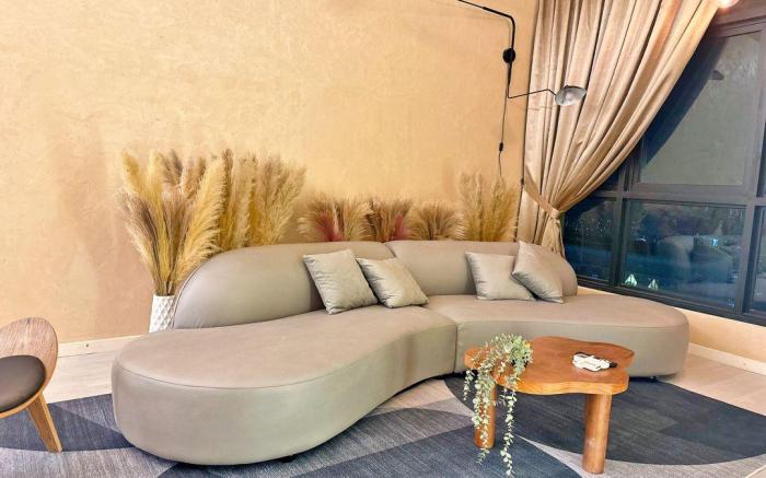 Paradigm Residence JB L26(10pax) by Ucome Homestay