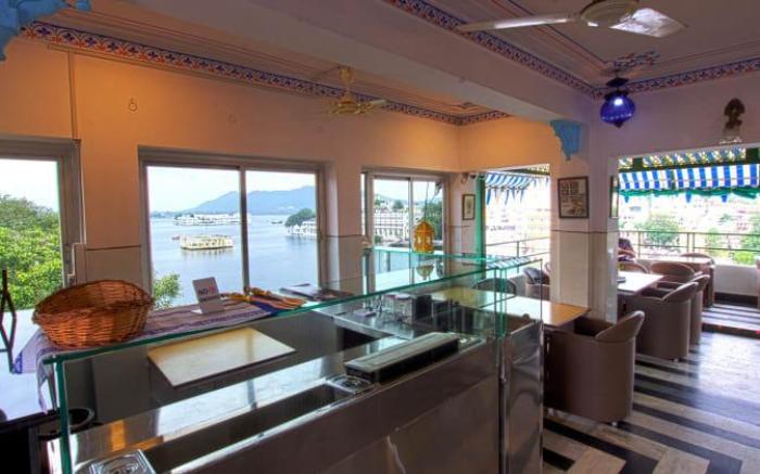 Jheel Hotel & Restaurant