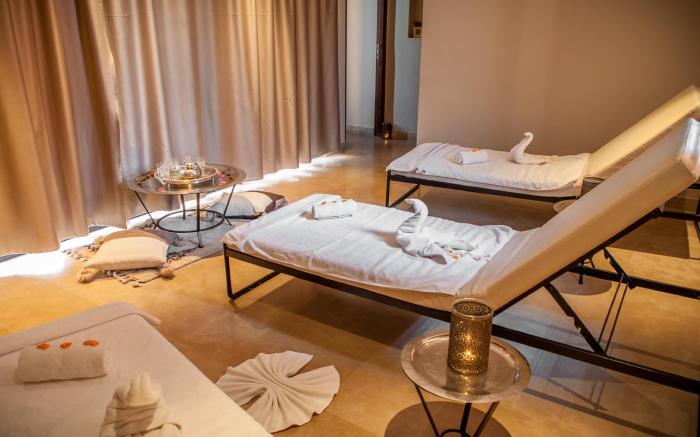 Al Maaden VillaHotel and Spa