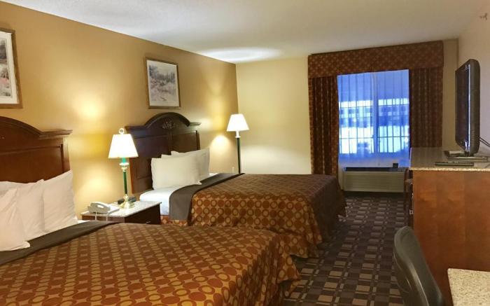 Cabot Inn & Suites