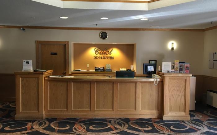 Cabot Inn & Suites