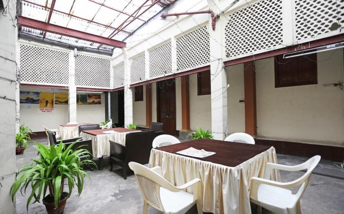 OYO 5811 Seacom Inn YMCA Esplanade