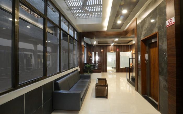 OYO 12844 Sri Sai Suites