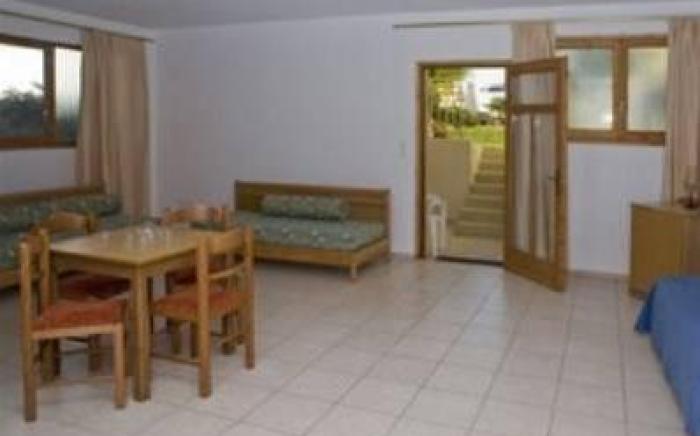 Ilian Beach & Apartments