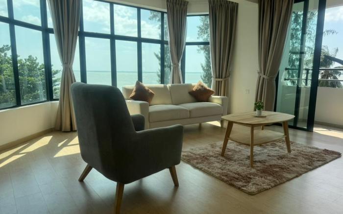 Panoramic Seaview Mutiara Beach Resort 180'