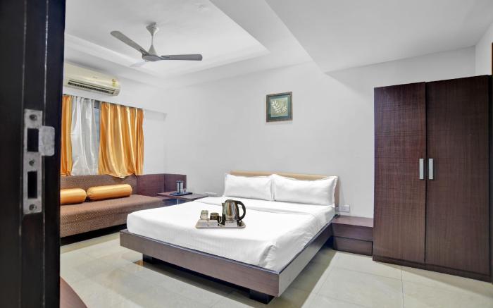Super Townhouse Divya Palace