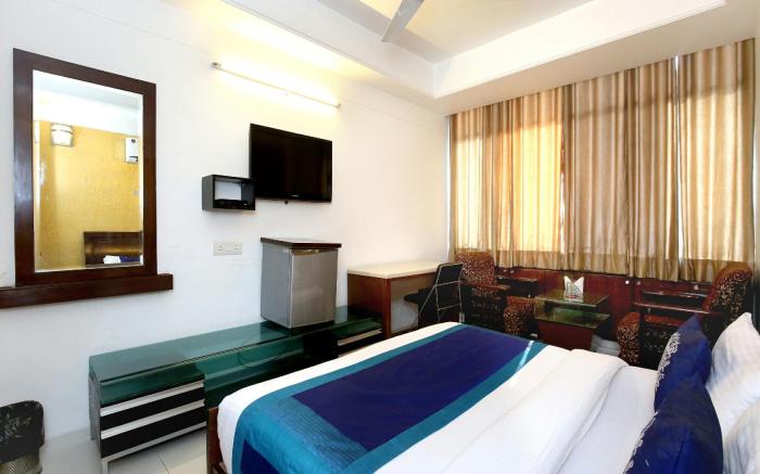 OYO 1496 Hotel Sky 5
