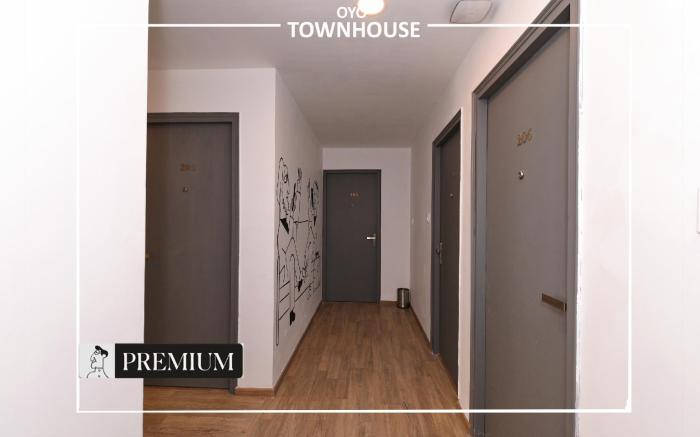 Townhouse Singapore Mall