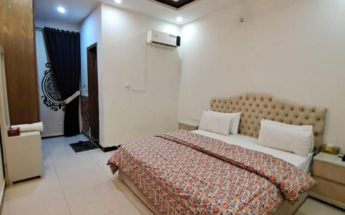 Delano Inn Guest House