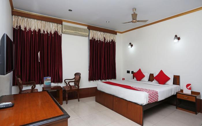 OYO 5811 Seacom Inn YMCA Esplanade