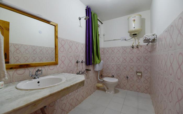 Hotel Rishi Palace