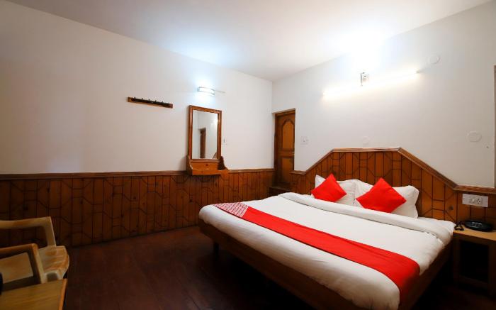 Hotel Rishi Palace