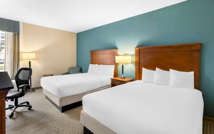 Sonesta Essential Houston Hobby Airport