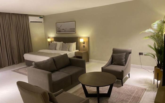 Knightsbridge Hotel & Suites