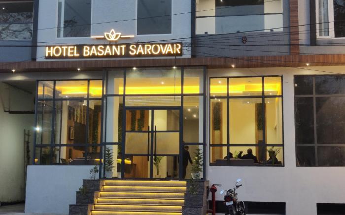 Hotel Basant Sarovar