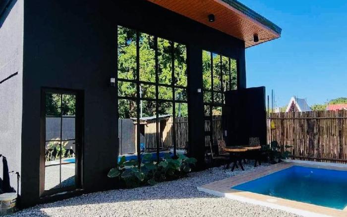 House with Pool in Elyu